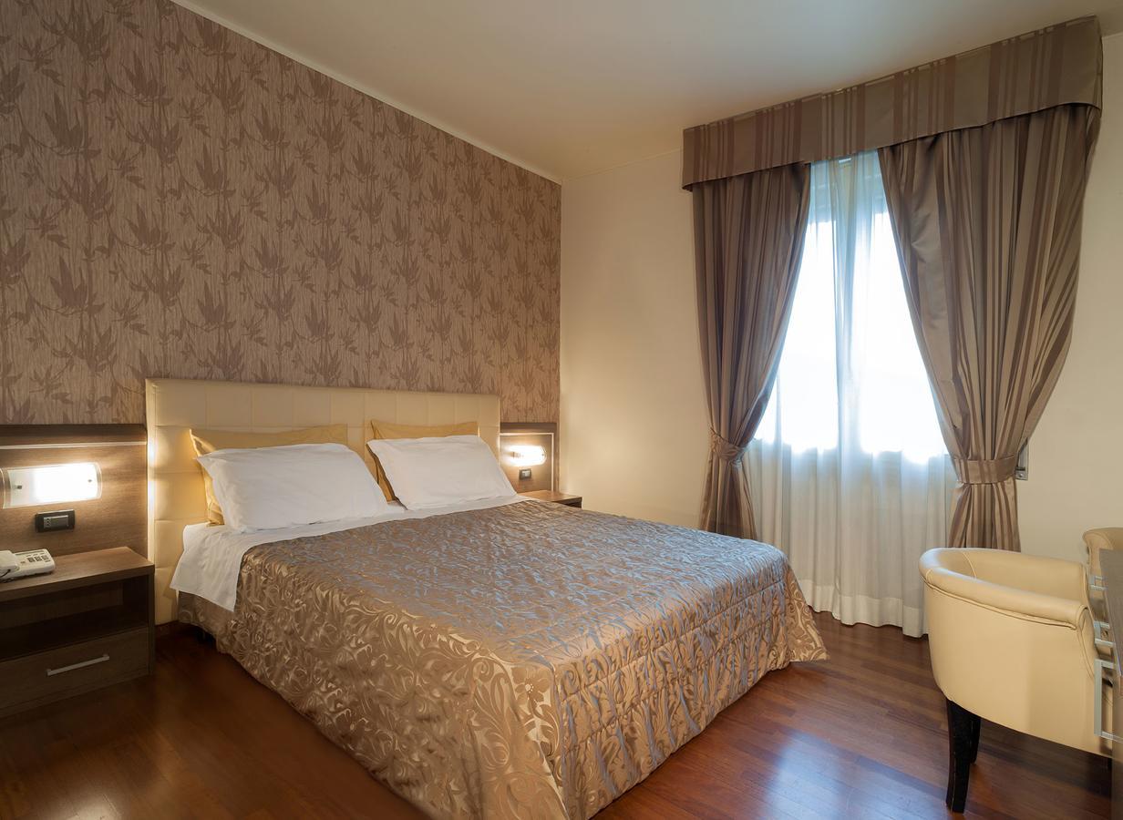 Hotel Milano Palmanova Zewnętrze zdjęcie